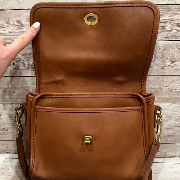 SOLD🎉🎉Vintage Coach bag #9870 - Picture 4 of 12